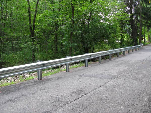 Sicurezza stradale: nuove barriere "salvamotociclisti"