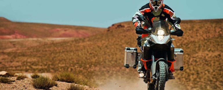 vacanza in moto cosa portare