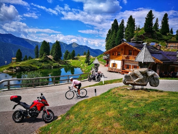 trentino in moto alla scoperta dei laghi e delle dolomiti