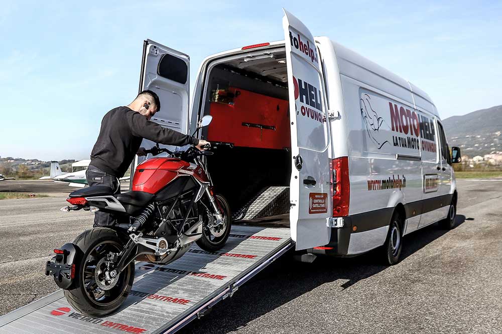 Come carichiamo la tua moto