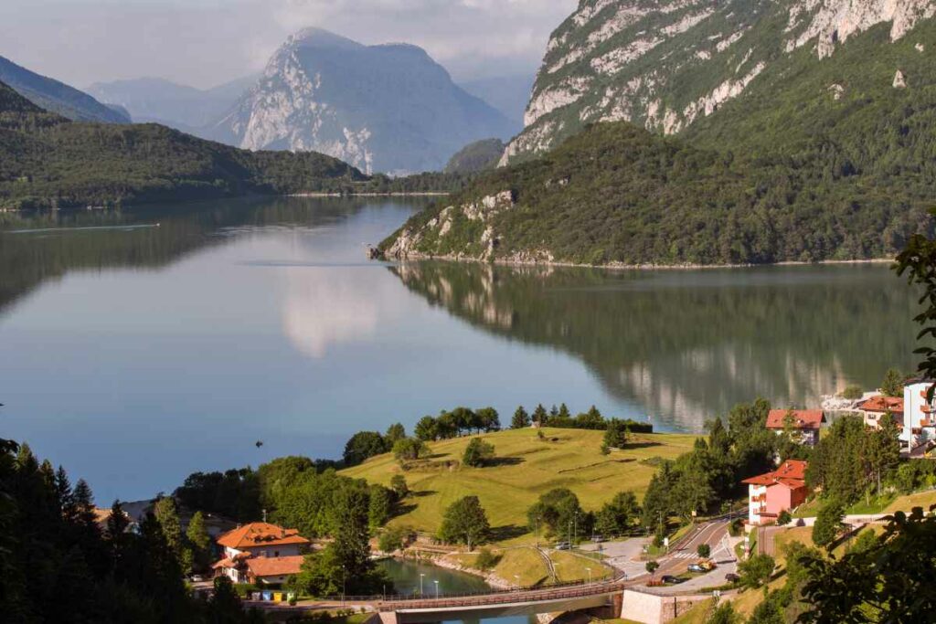 lago molveno itinerario in moto trentino