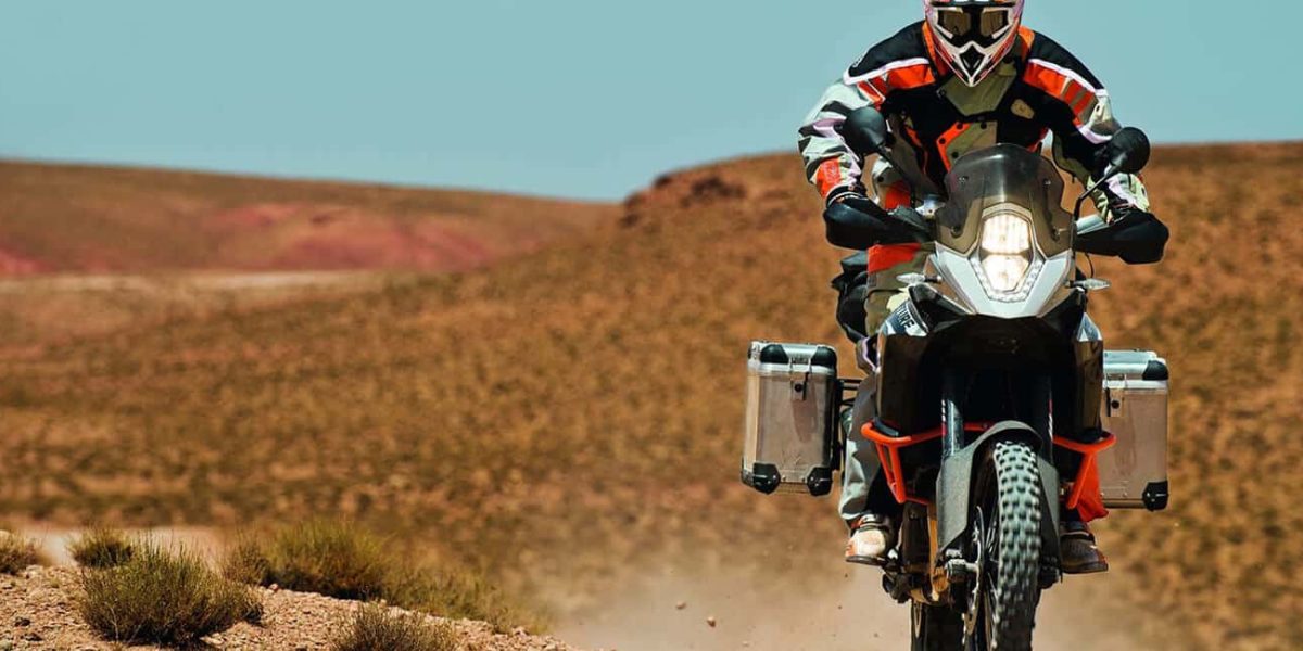 vacanza in moto cosa portare